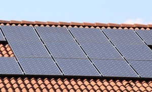 PV-Module auf einem Wohnhaus