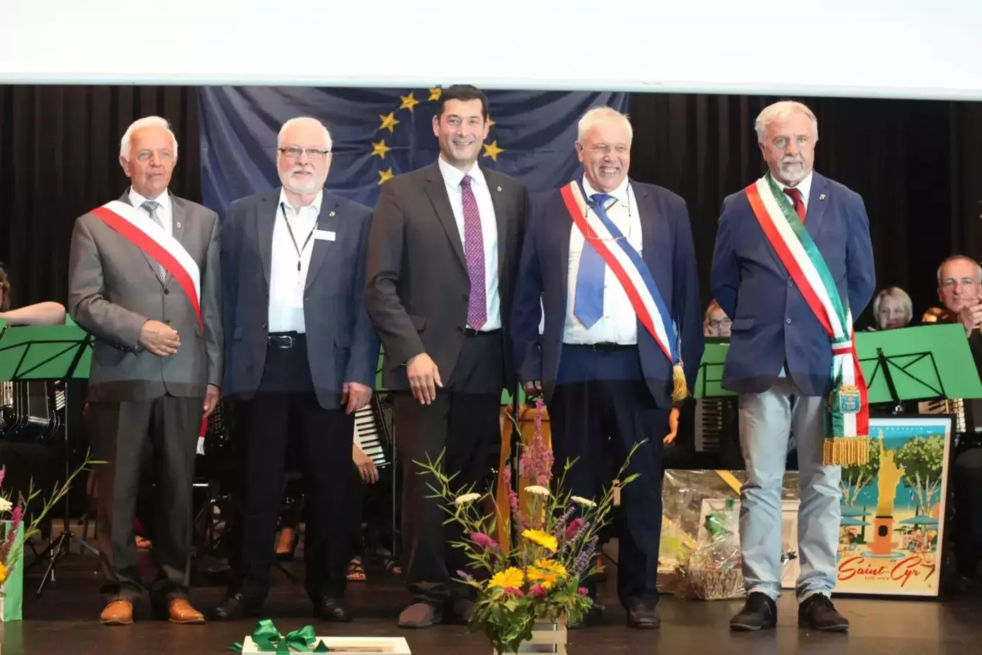 Foto: Gemeinde Denzlingen v.l.n.r.:Brgermeister Kazimierz Janczuk (PL), Richard Johnston (Vorsitzender Komitee North Hykeham, GB), Brgermeister Markus Hollemann, Brgermeister Philippe Barthlemy (FR), Brgermeister Fausto Risini (I)