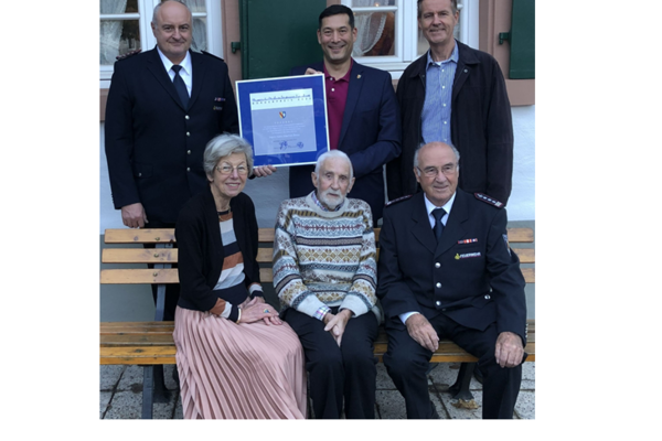 B&uuml;rgerpreis an Hans Bross mit Jubelgesellschaft