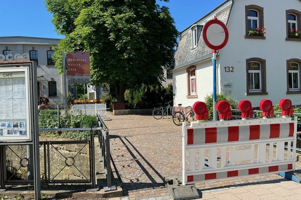 Die Br&uuml;cke zum Rocca Gel&auml;nde ist aufgrund von Bauarbeiten teilweise gesperrt