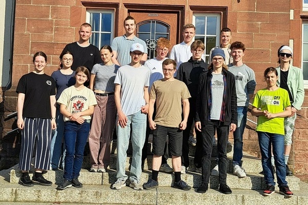 Die aktuellen Jugendgemeinder&auml;te (JGR) mit den Kandidierenden. Foto: Jugendpflege Denzlingen.