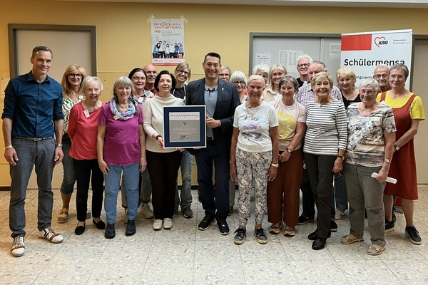 Die ehrenamtlichen Mitarbeiterinnen und Mitarbeiter des AWO-Ortsvereins Denzlingen erhalten den Denzlinger Brgerpreis 2025. Foto: Gemeinde Denzlingen