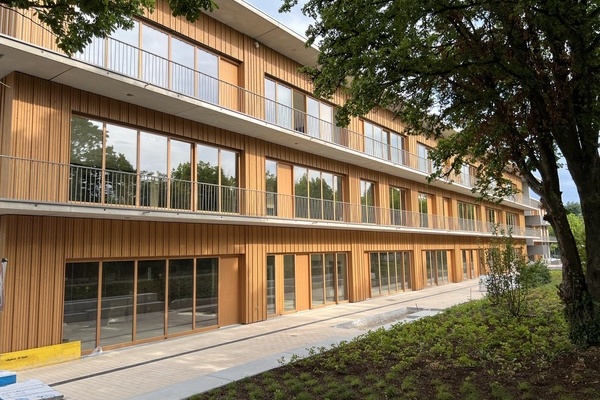 In das neue Schulgebäude im Denzlinger Bildungszentrum wird demnächst die Ruth-Cohn-Schule einziehen. Foto: Melanie Lackner, Gemeinde Denzlingen.