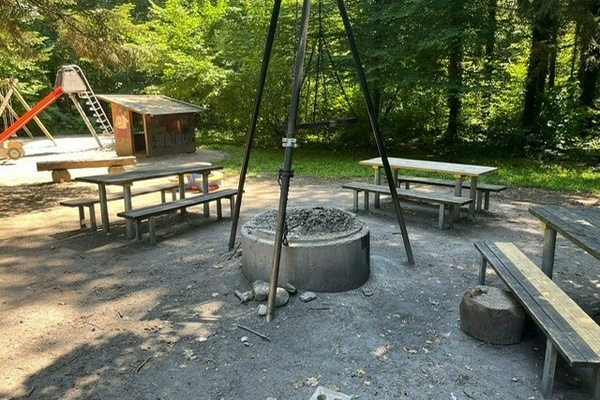 Die Grillstelle am Waldspielplatz in Denzlingen. Foto: Gemeinde Denzlingen