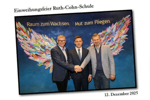 Das stolze B&uuml;rgermeister-Trio des Gemeindeverwaltungsverbandes der Gemeinden Denzlingen, V&ouml;rstetten und Reute (GVVDVR) bei der Er&ouml;ffnungsfeier der Ruth-Cohn-Schule. V.l. M. Schlegel (BM Reute), F. Nitz (BM Denzlingen) und K. Sch&uuml;ller (BM V&ouml;rstetten)