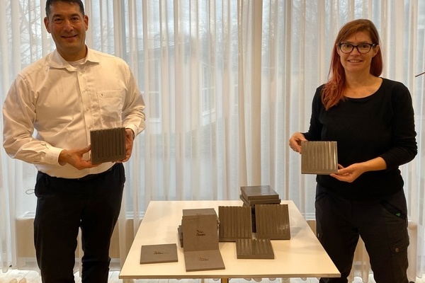 B&uuml;rgermeister Markus Hollemann und Sonja Lehmann, Vorsitzende NABU-Gruppe Kreis Emmendingen 