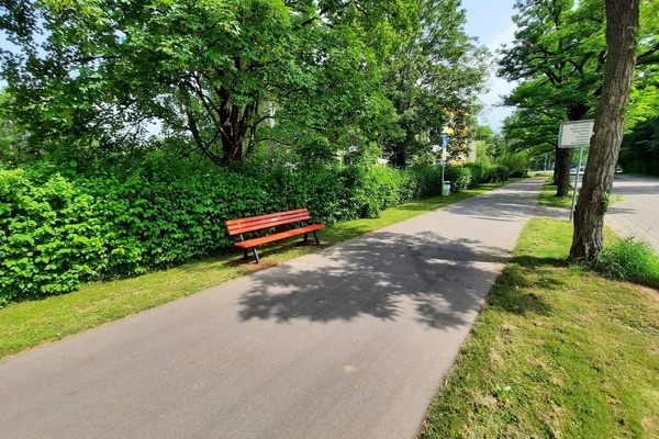 Neue Ruhebank Elzstrae/Am Lossele