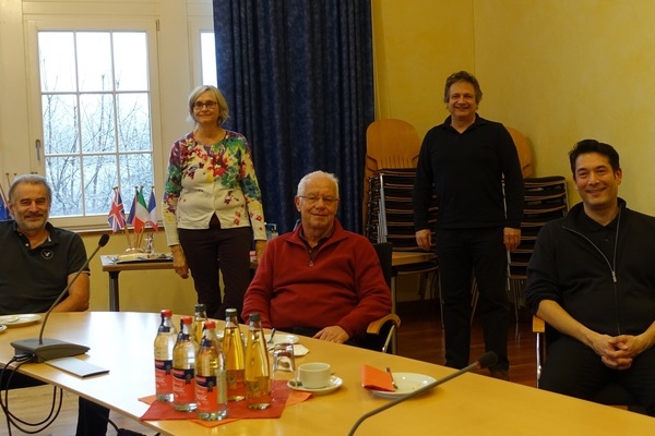 Verabschiedung von Walter Ott im Sitzungszimmer,  v.l.n.r. Matthias Schubien, Cornelia Günter, Walter Ott, Markus Nübling, Bürgermeister Markus Hollemann