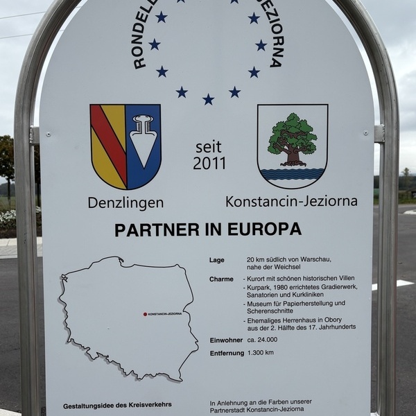 Widmungstafel zum Kreisverkehr in der V�rstetter Stra�e. Foto: Gemeinde Denzlingen